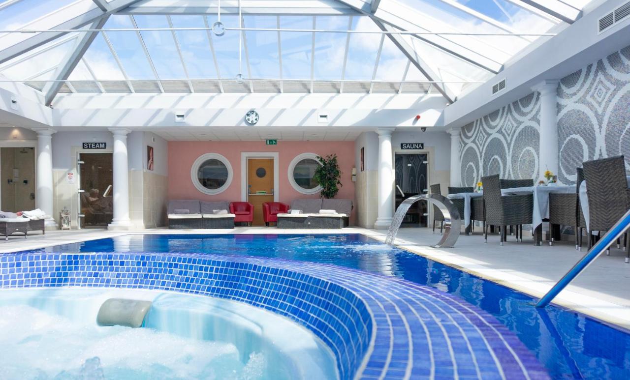 Dudsbury Golf Club - Hotel And Spa เฟิร์นดาวน์ ภายนอก รูปภาพ