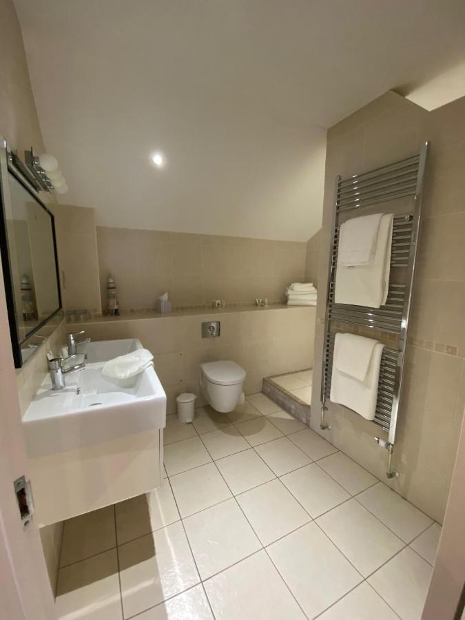 Dudsbury Golf Club - Hotel And Spa เฟิร์นดาวน์ ภายนอก รูปภาพ