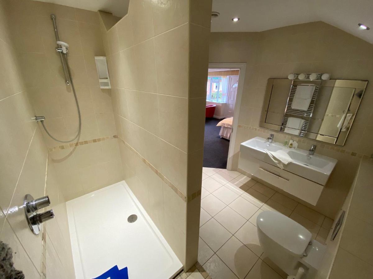 Dudsbury Golf Club - Hotel And Spa เฟิร์นดาวน์ ภายนอก รูปภาพ