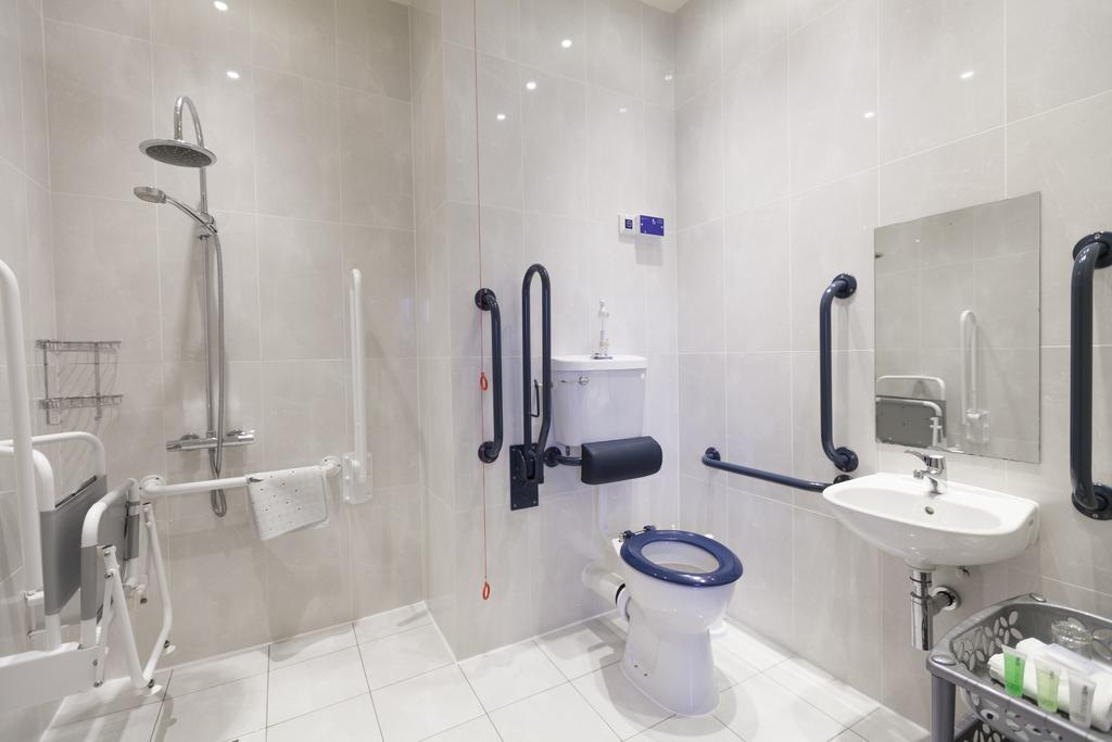 Dudsbury Golf Club - Hotel And Spa เฟิร์นดาวน์ ภายนอก รูปภาพ