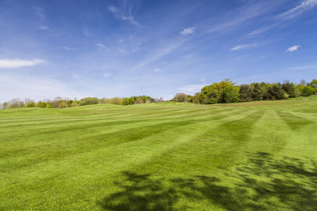 Dudsbury Golf Club - Hotel And Spa เฟิร์นดาวน์ ภายนอก รูปภาพ