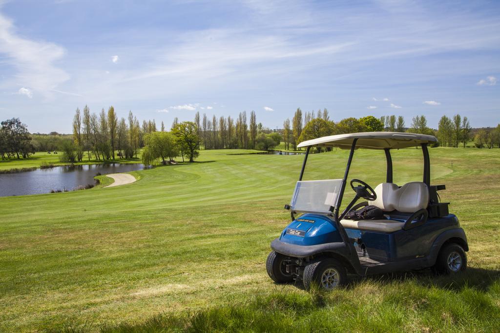 Dudsbury Golf Club - Hotel And Spa เฟิร์นดาวน์ ภายนอก รูปภาพ